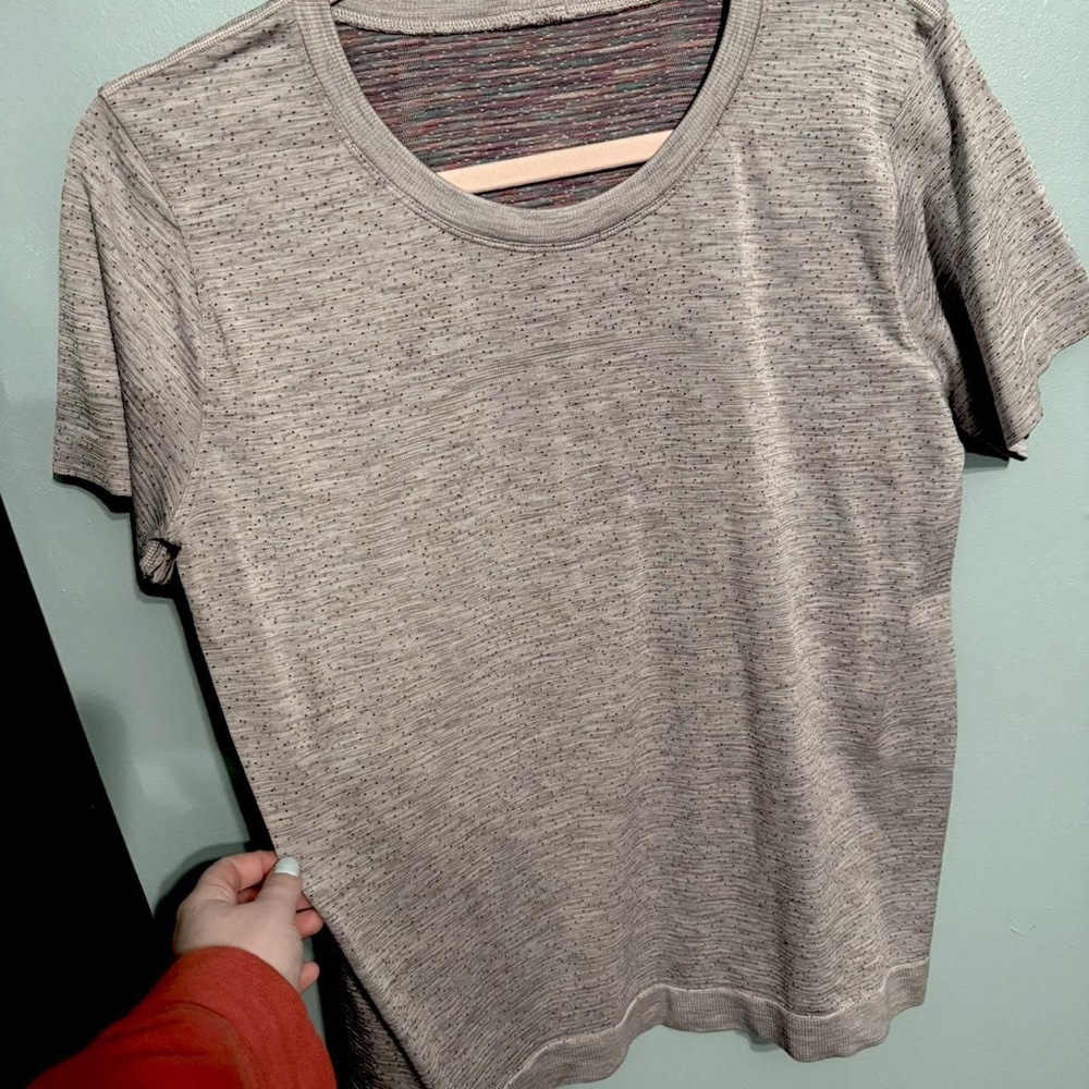 Lululemon Gray Short Sleeve T-Shirt